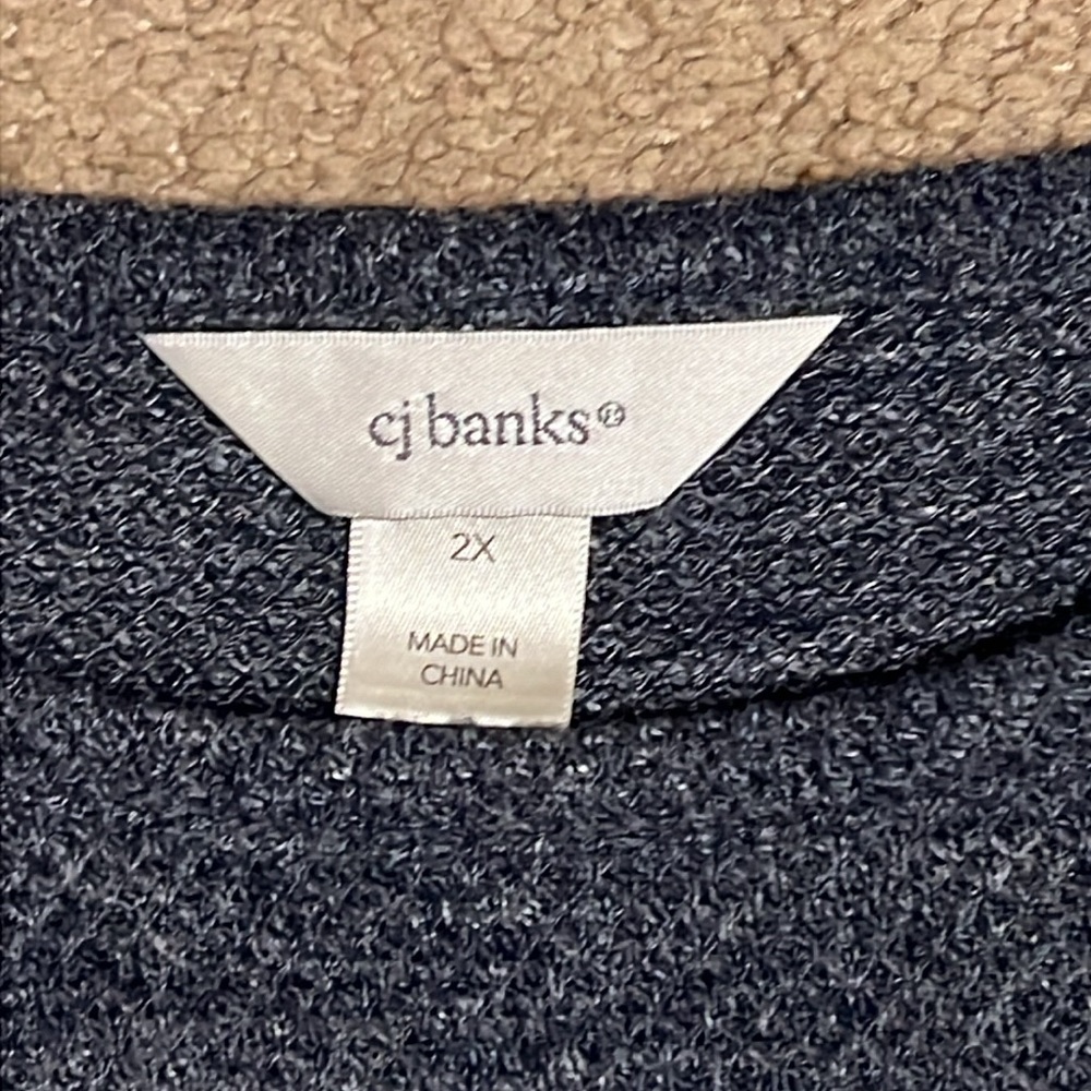 C J Banks Top Size 2X - Picture 2 of 4